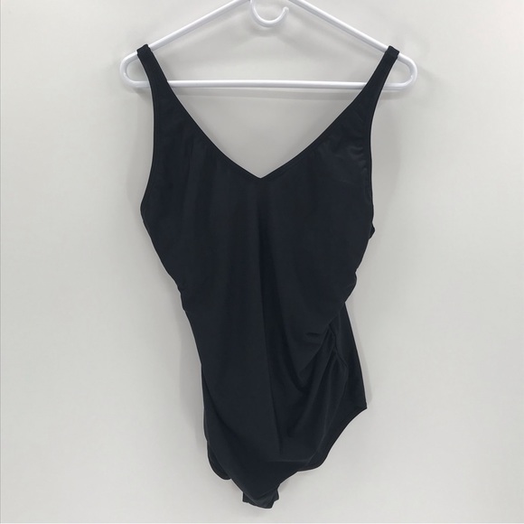NWT SPEEDO Plus Size Black Swimsuit Sz 18 - Picture 1 of 4